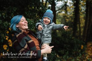 Mini session client, Mum and son in autumn trees